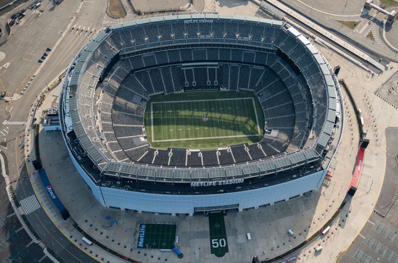 MetLife là sân vận động có sức chứa 82.500 chỗ ngồi