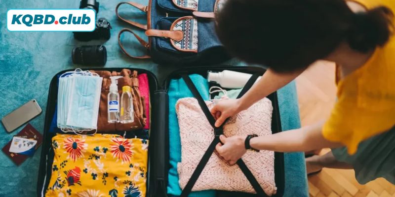 Quần áo nhẹ và thoải mái cùng với kem chống nắng và nước uống là điều cần thiết. Quần áo nhẹ và thoải mái cùng với kem chống nắng và nước uống là điều cần thiết.