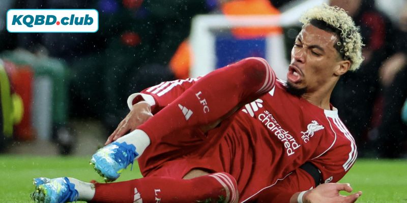 Tiền đạo người Pháp Hugo Ekitike đang đối mặt những lo ngại thực sự khi bị đứt gân Achilles